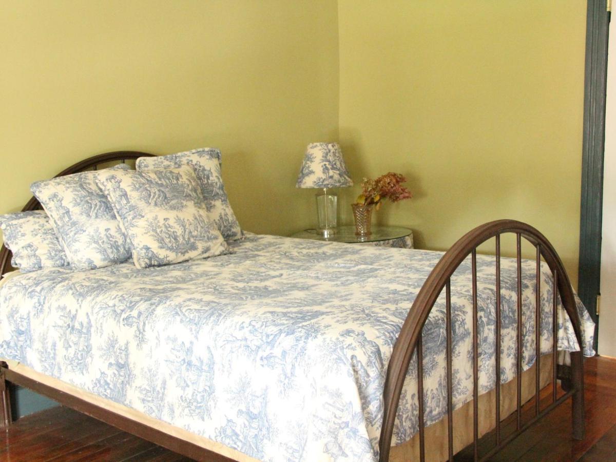 The Wedding Cake House Bed & Breakfast Провидънс Екстериор снимка