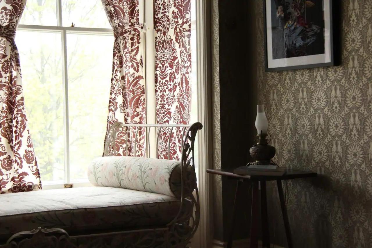 The Wedding Cake House Bed & Breakfast Провидънс Екстериор снимка