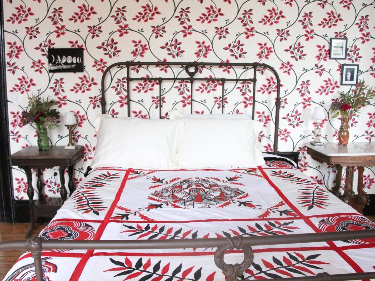 The Wedding Cake House Bed & Breakfast Провидънс Екстериор снимка