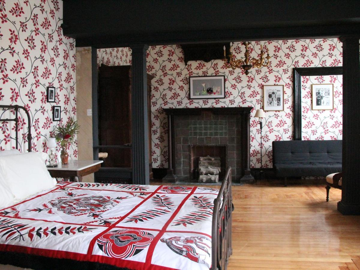The Wedding Cake House Bed & Breakfast Провидънс Екстериор снимка
