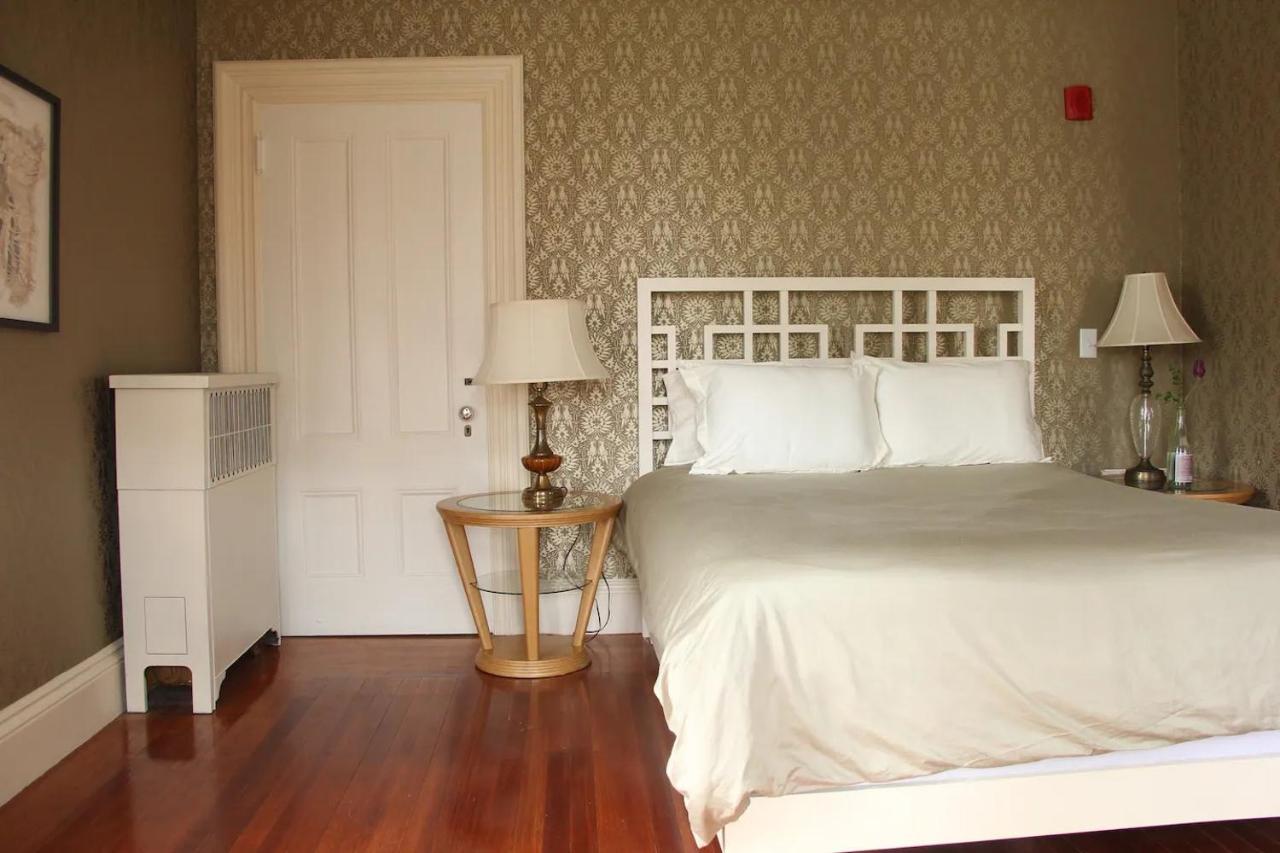 The Wedding Cake House Bed & Breakfast Провидънс Екстериор снимка
